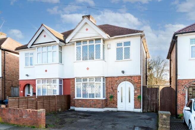 3 bed property, in Devonshire Crescent, £660,000
