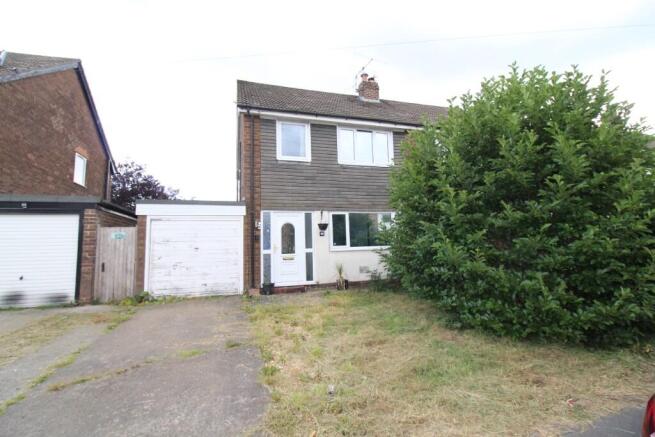 3 bed property, in Meadowcroft Road, £160,000