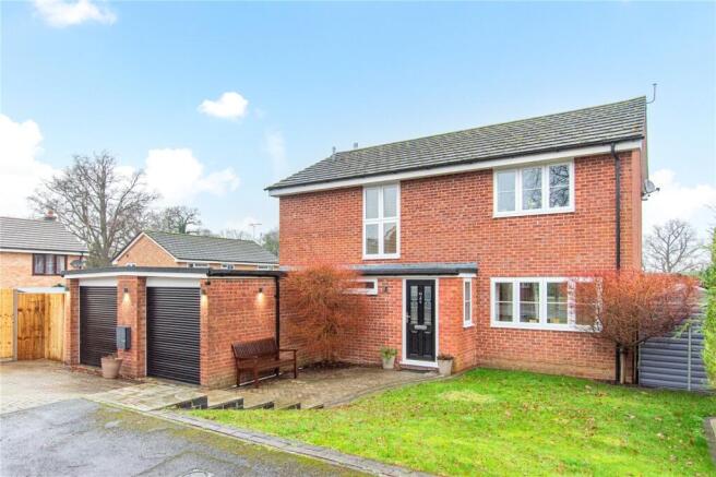 4 bed property, in Greenacres, £625,000