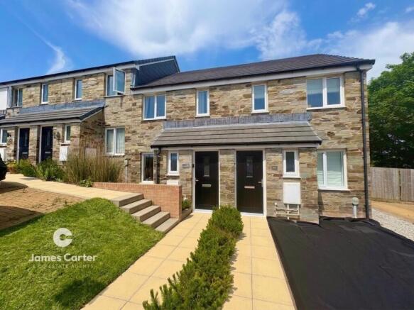 2 bed property, in Immaculate Stone Fronted Modern Home., £280,000