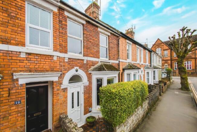 3 bed property, in Old Town, £325,000