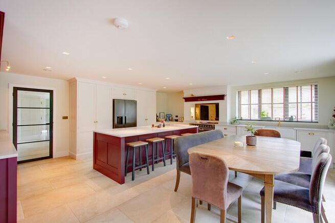 4 bed property, in The Willows, £845,000