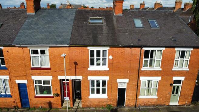 4 bed property, in Lytham Road, £300,000