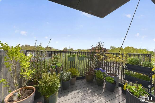 1 bed property, in Navigation Point N17, £400,000