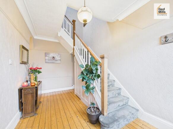4 bed property, in Stephen Street, £300,000