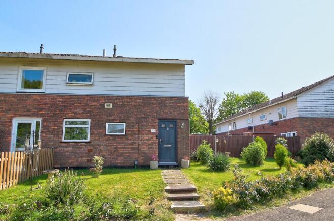 3 bed property, in Bach Close, £365,000