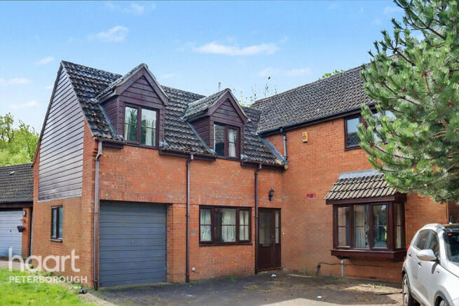 5 bed property, in Dry Leys, £525,000