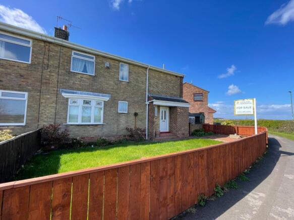 3 bed property, in Henry Avenue, £150,000