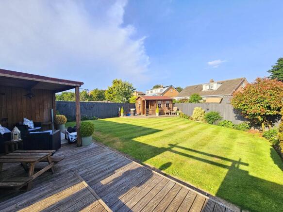 3 bed property, in Shelley Close, £270,000