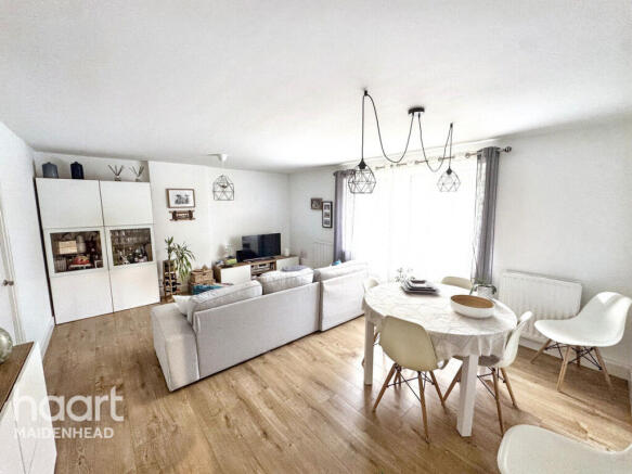 2 bed property, in Norden Road, £265,000
