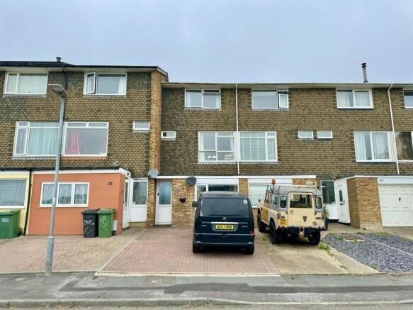 4 bed property, in Bembrook Road, £320,000
