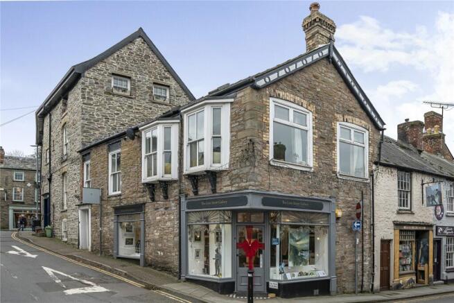 1 bed property, in Lion Street, £225,000