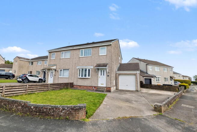 3 bed property, in Winchester Drive, £180,000