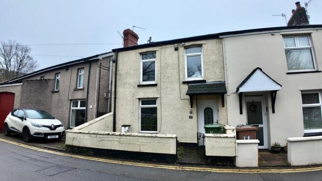 2 bed property, in Station Road, £170,000
