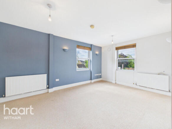 1 bed property, in Newland Street, £120,000
