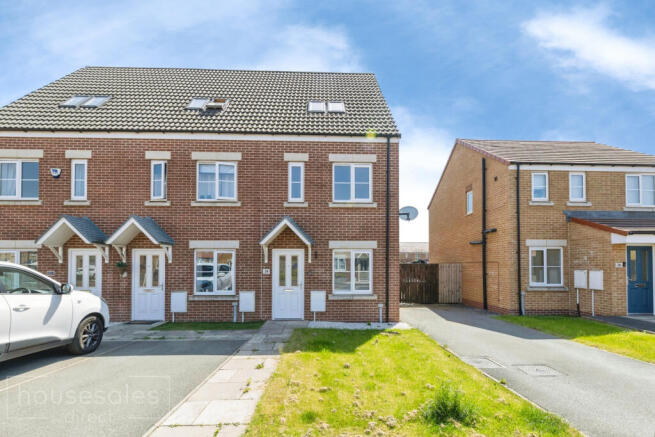 3 bed property, in Runnymede Way, £195,000