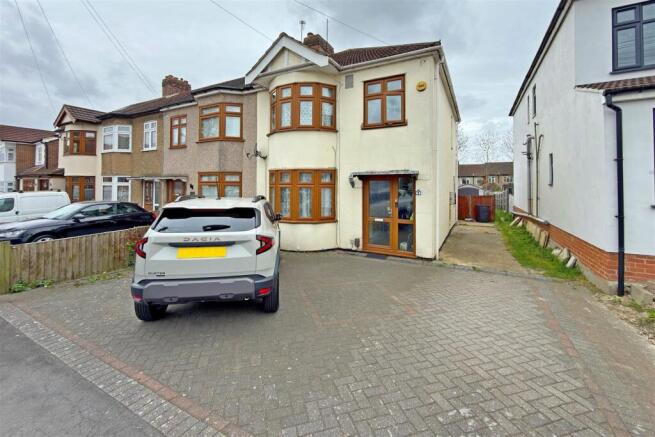 3 bed property, in Southdown Road, £500,000
