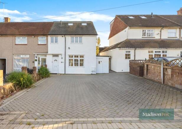 3 bed property, in The Broadway, £550,000