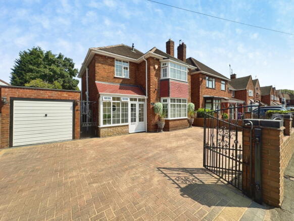 3 bed property, in Rutland Crescent, £340,000