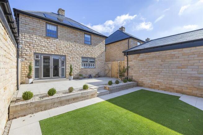 4 bed property, in Whernside Lane, £650,000