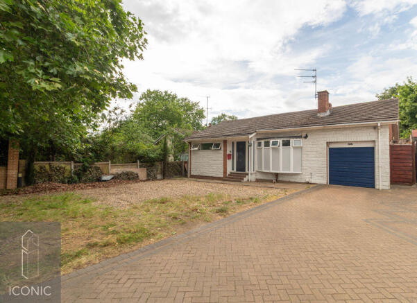 3 bed property, in Boundary Road, £300,000
