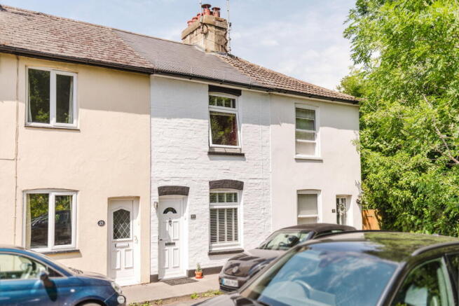 2 bed property, in Milton Road, £350,000