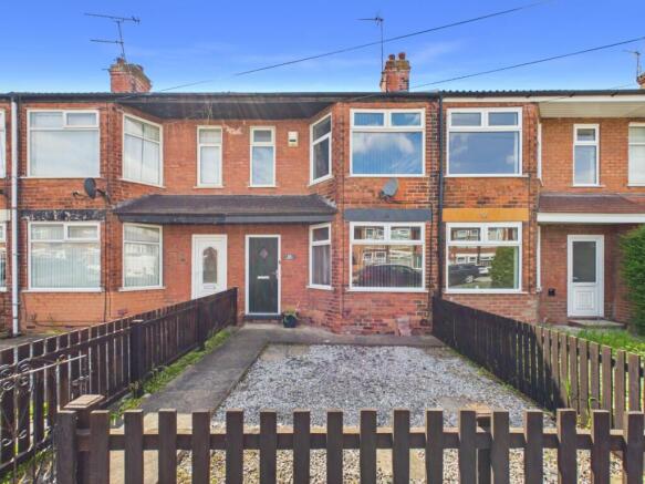 2 bed property, in Kirklands Road, £110,000