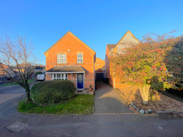4 bed property, in Jackson Way, £325,000