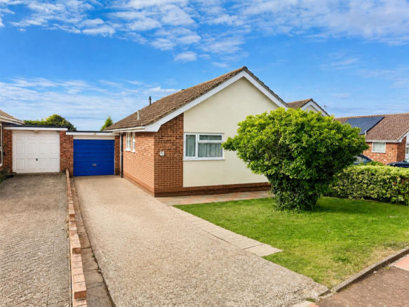2 bed property, in Stour Road, £413,995