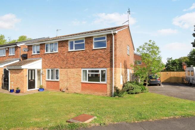 3 bed property, in Sandown Drive, £220,000