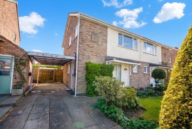 3 bed property, in Briar Meads, £290,000