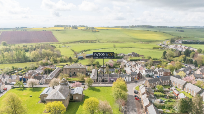 5 bed property, in Bank House, £385,000