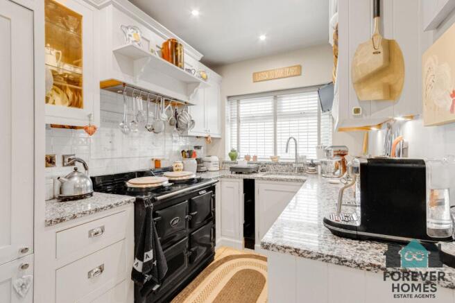 2 bed property, in The Square, £200,000