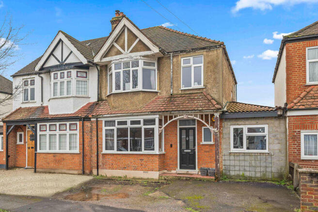 3 bed property, in Elm Way, £700,000