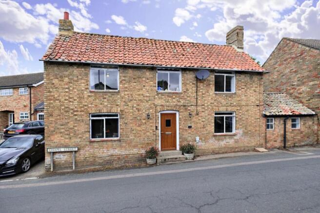 3 bed property, in Chapel Street, £250,000