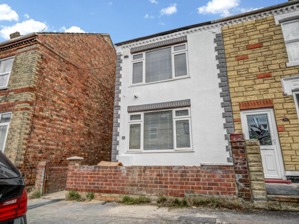 6 bed property, in Jubilee Street, £430,000