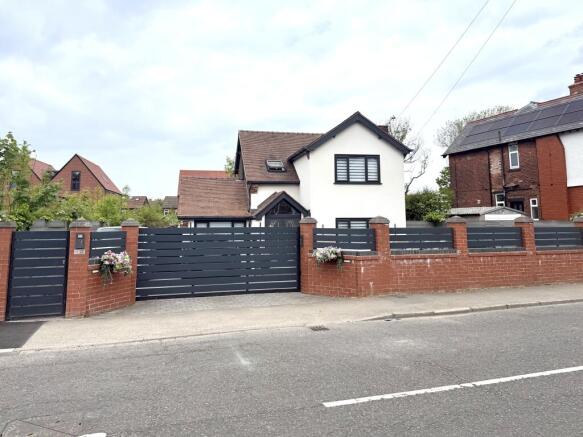 3 bed property, in Mile End Lane, £600,000