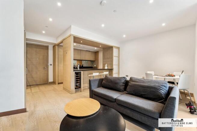 1 bed property, in Legacy Building, £725,000