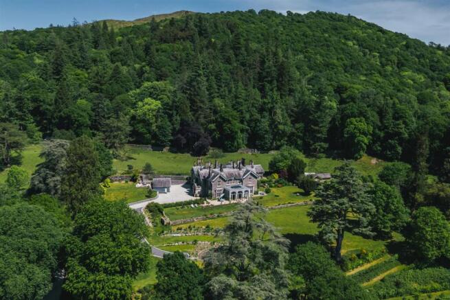 3 bed property, in 3 Wansfell Holme, £1,250,000