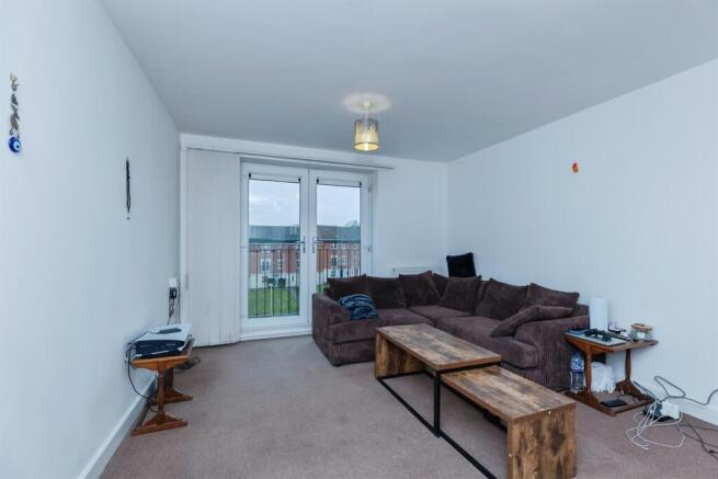 1 bed property, in Sandhills Avenue, £80,000