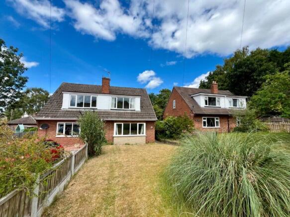 3 bed property, in The Spinney, £227,500