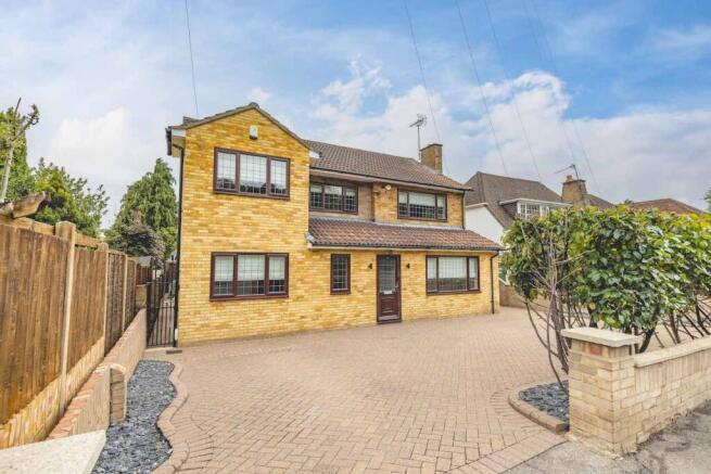 4 bed property, in Nightingale Way, £1,000,000