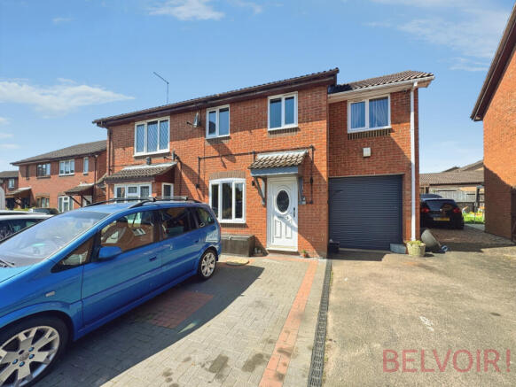 3 bed property, in Ambleside Close, £260,000