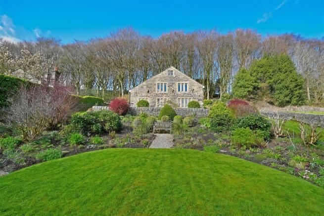 5 bed property, in Dog Lane, £775,000