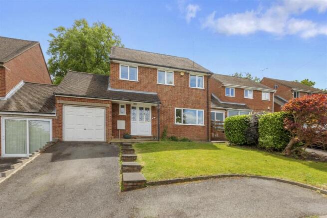 4 bed property, in Sabina Close, £550,000