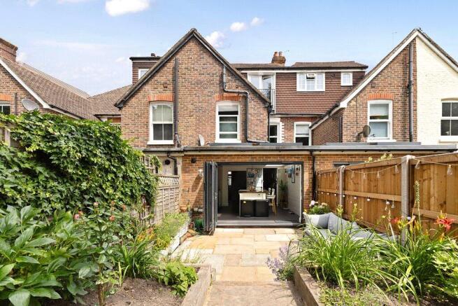 3 bed property, in Haslemere, £575,000