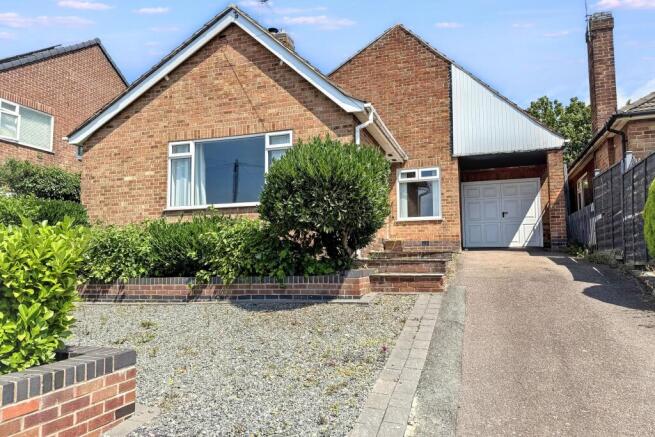 3 bed property, in Spring Close, £190,000