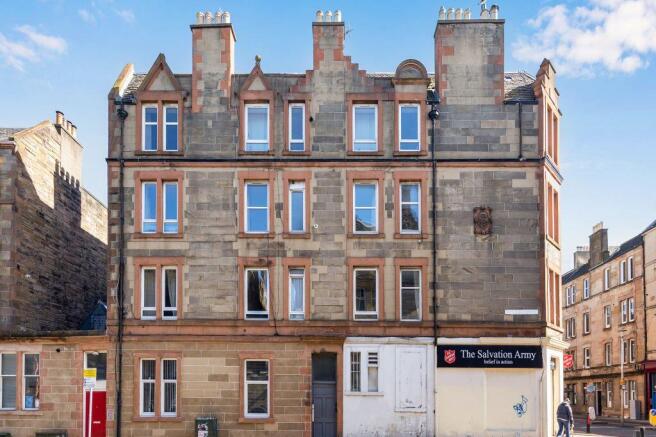 1 bed property, in 2/6 Smithfield Street, £160,000