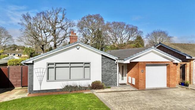 3 bed property, in Braemar Drive, £799,950