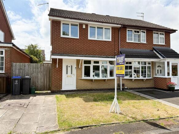 3 bed property, in Gilbern Drive, £210,000